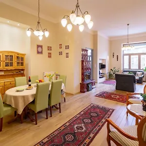 jewel-in-buda-apartment.inbudapesthotels.com/